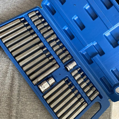 tournevis coffret pratique avec poignée pour le transport
